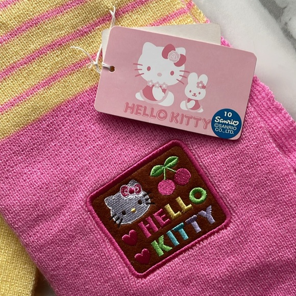 Vintage Sanrio Hello Kitty CHERRIES Pompom Scarf - 2003 NWT - Picture 3 of 9